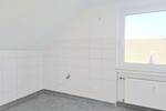 Recklinghausen-Suderwich! Renovierte, helle Dachgeschosswohnung in einem gepflegten Mehrfamilienhaus - Etagenwohnung Recklinghausen Suderwich | Angebot:25959739